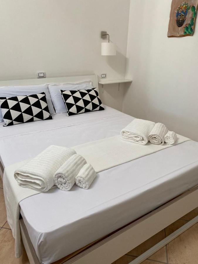 Shortlet I MORI Bed & Breakfast Brucoli Eksteriør bilde